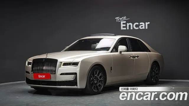 ROLLS-ROYCE GHOST 2023 — 6 095 км, светло-золотистый, Корея — под ключ — фото 1