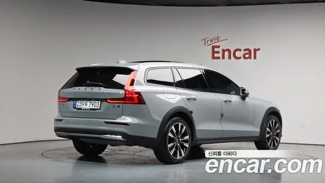 VOLVO V60 CROSS COUNTRY — из Кореи под ключ