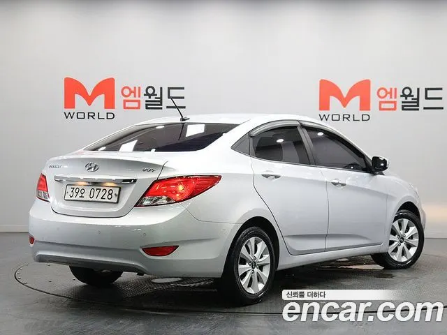 HYUNDAI ACCENT 2016 — 75 845 км, серебристый, Корея — под ключ — фото 3