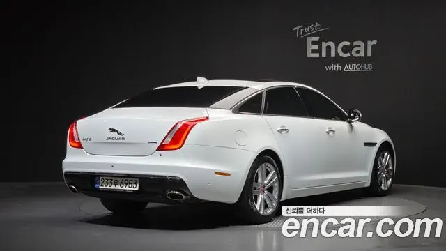 JAGUAR XJ 2016