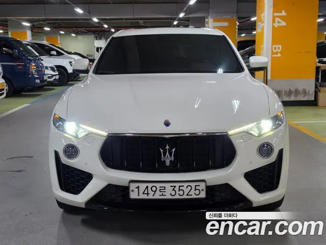 MASERATI LEVANTE 2019 — 112 577 км, белый, Корея — под ключ — фото 1