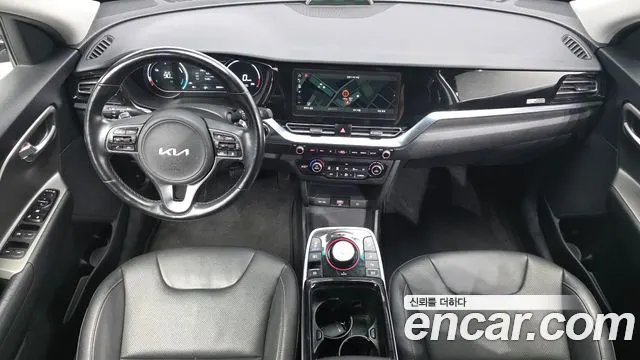 KIA NIRO PLUS 2023 — 99 664 км, серебристый, Корея — под ключ — фото 7