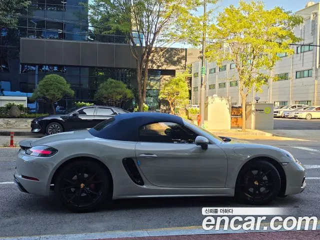 PORSCHE 718 BOXSTER 2018 — 84 000 км, белый, Корея — под ключ — фото 9