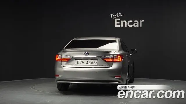 LEXUS ES300H 2018 — 66 086 км, серебристо-серый, Корея — под ключ — фото 4