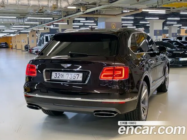 BENTLEY BENTAYGA 2018 — 36 500 км, чёрный, Корея — под ключ — фото 3