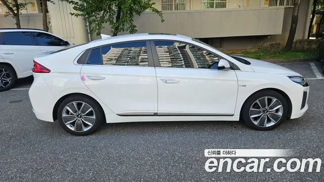 HYUNDAI IONIQ HYBRID 2017