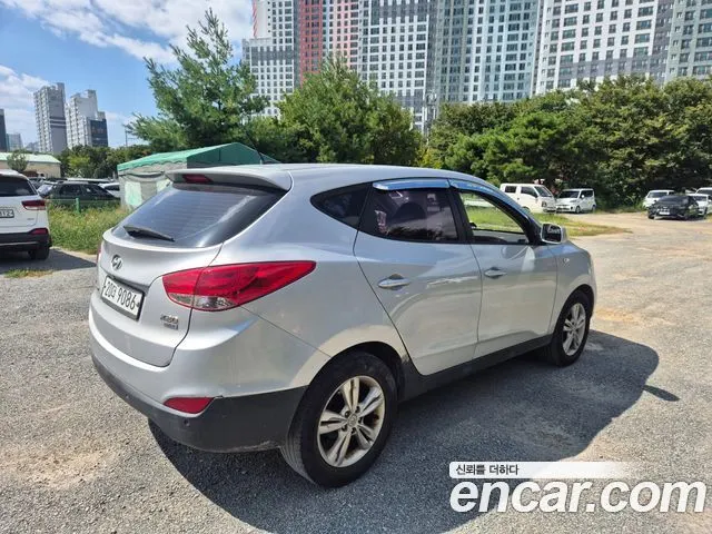 HYUNDAI TUCSON 2013 — 371 793 км, серебристый, Корея — под ключ — фото 4
