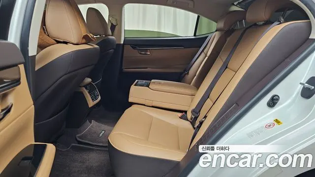 LEXUS ES300H 2017 — 153 469 км, белый, Корея — под ключ — фото 12