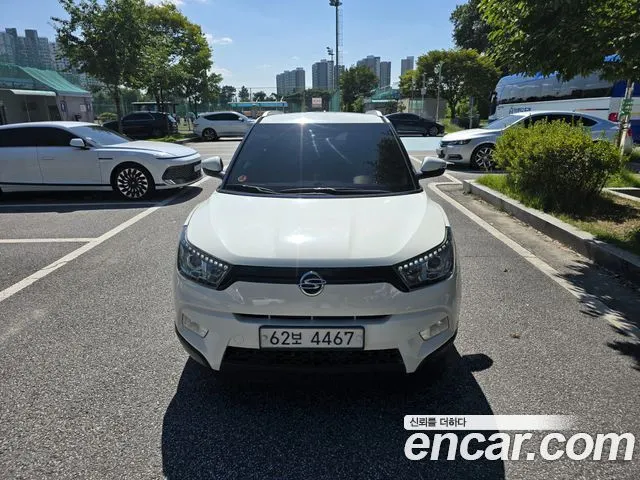 KGM TIVOLI 2016 — 220 000 км, белый-перламутр, Корея — под ключ — фото 1