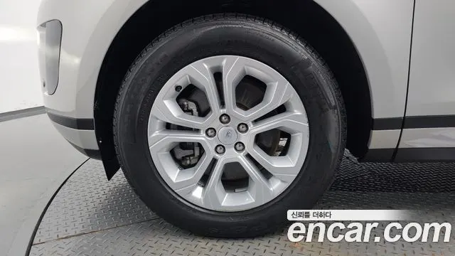 LAND ROVER RANGE ROVER EVOQUE 2022 — 40 638 км, серебристо-серый, Корея — под ключ — фото 5