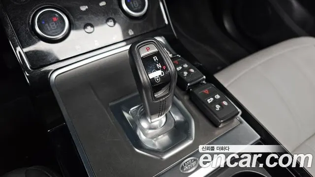 LAND ROVER RANGE ROVER EVOQUE 2022 — 40 638 км, серебристо-серый, Корея — под ключ — фото 9