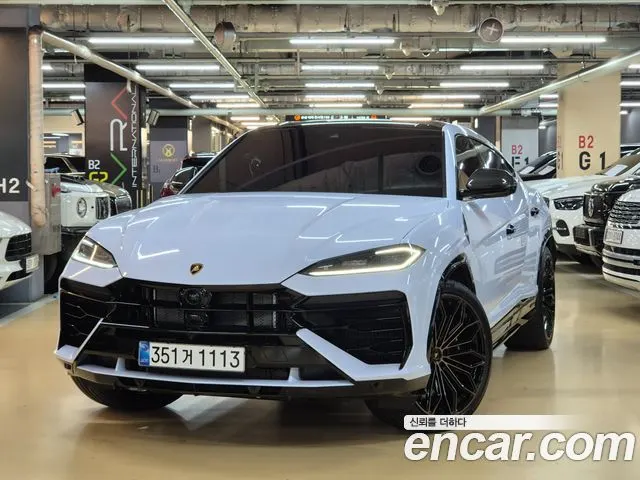 LAMBORGHINI URUS 2025