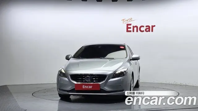 VOLVO V40 2016 — 108 488 км, серебристо-серый, Корея — под ключ — фото 3
