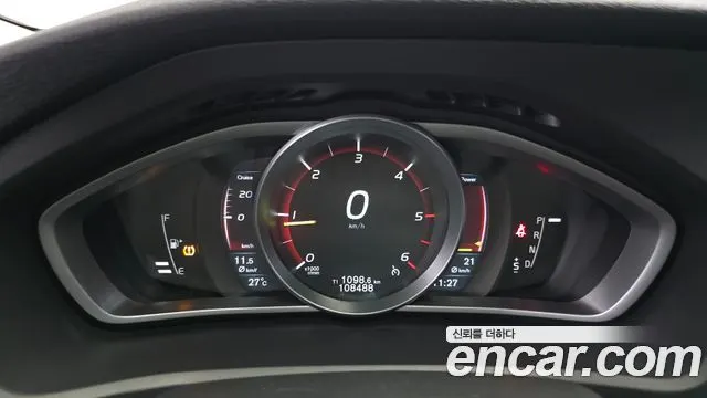 VOLVO V40 2016 — 108 488 км, серебристо-серый, Корея — под ключ — фото 8