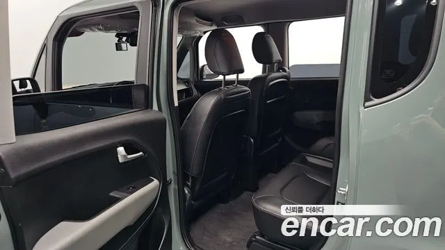 KIA KIA RAY EV 2025 — 10 706 км, тёмно-зелёный, Корея — под ключ — фото 11