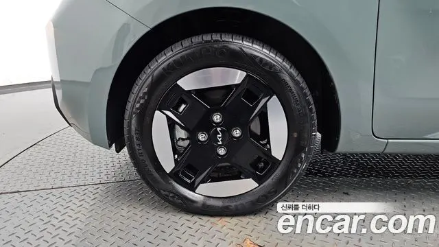 KIA KIA RAY EV 2025 — 10 706 км, тёмно-зелёный, Корея — под ключ — фото 5