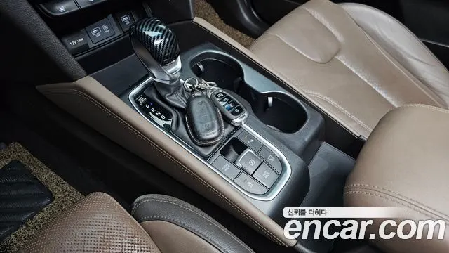 HYUNDAI SANTA FE 2019 — 186 479 км, коричневый, Корея — под ключ — фото 9