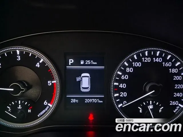 HYUNDAI SANTA FE 2019 — 209 000 км, серый, Корея — под ключ — фото 9
