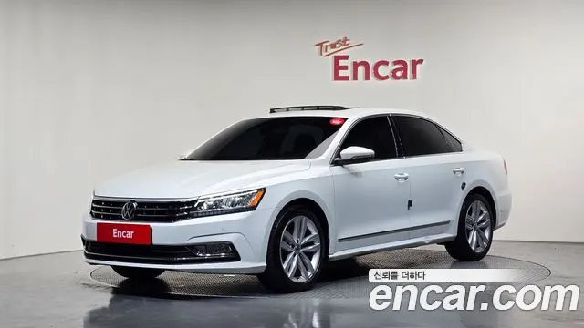 VOLKSWAGEN PASSAT 2018 — 117 815 км, белый, Корея — под ключ — фото 1