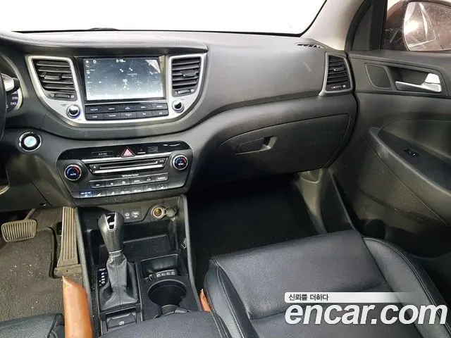 HYUNDAI TUCSON 2016 — 225 096 км, коричневый, Корея — под ключ — фото 10