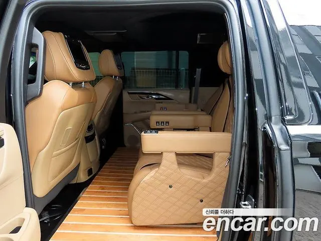 CADILLAC ESCALADE 2018 — 74 670 км, чёрный, Корея — под ключ — фото 6