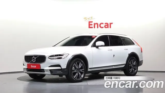 VOLVO V90 CROSS COUNTRY 2019 — 139 172 км, белый, Корея — под ключ — фото 1
