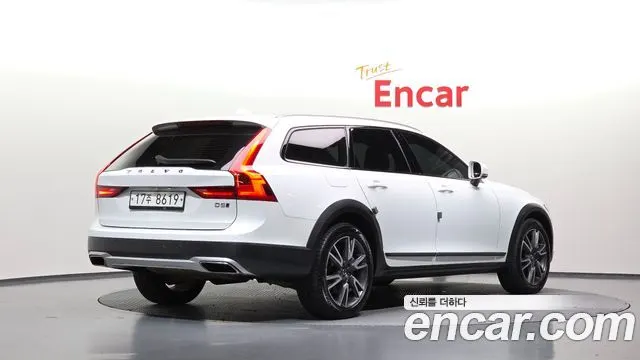 VOLVO V90 CROSS COUNTRY 2019 — 139 172 км, белый, Корея — под ключ — фото 2