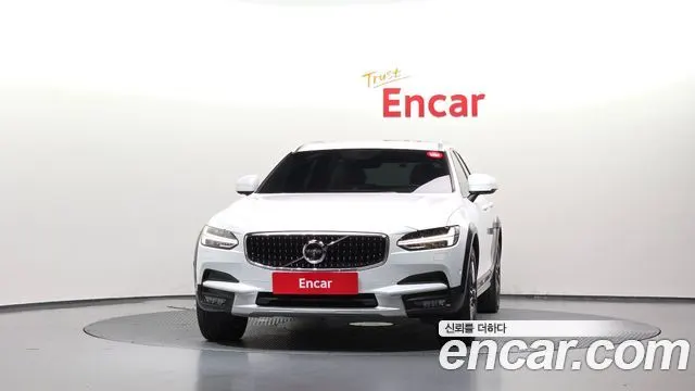 VOLVO V90 CROSS COUNTRY 2019 — 139 172 км, белый, Корея — под ключ — фото 3