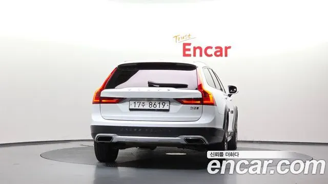 VOLVO V90 CROSS COUNTRY 2019 — 139 172 км, белый, Корея — под ключ — фото 4