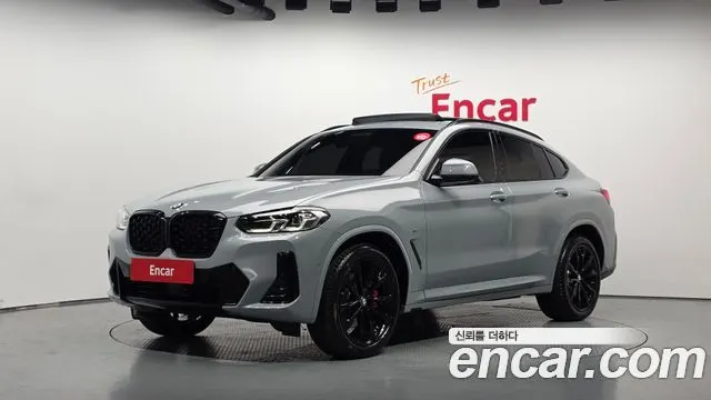 BMW X4 2025 — 4 566 км, светло-серебристый, Корея — под ключ — фото 1
