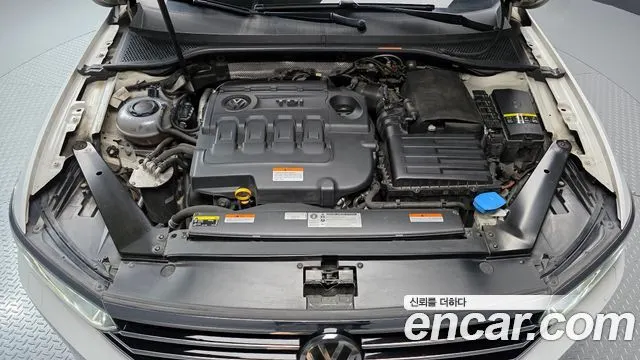 VOLKSWAGEN PASSAT 2018 — 139 364 км, белый, Корея — под ключ — фото 6