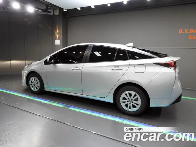 TOYOTA PRIUS 2018 — 146 355 км, серебристый, Корея — под ключ — фото 2