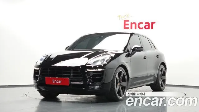 PORSCHE MACAN 2018 — 109 578 км, чёрный, Корея — под ключ — фото 1