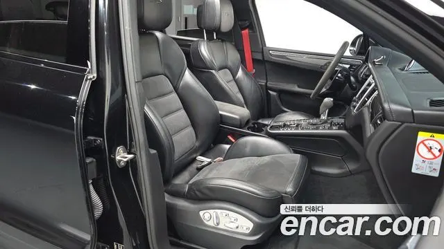 PORSCHE MACAN 2018 — 109 578 км, чёрный, Корея — под ключ — фото 11