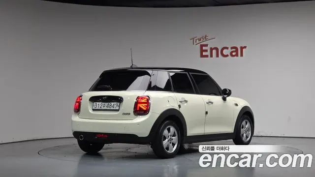 MINI COOPER 2020 — 34 928 км, белый-перламутр, Корея — под ключ — фото 1