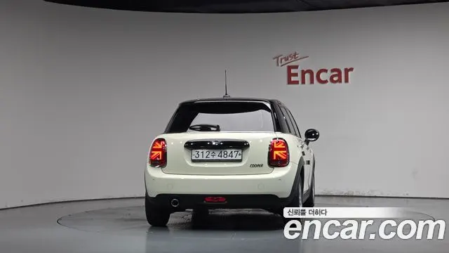 MINI COOPER 2020 — 34 928 км, белый-перламутр, Корея — под ключ — фото 4