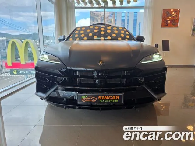 LAMBORGHINI URUS 2026