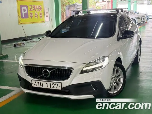 VOLVO V40 CROSS COUNTRY 2018