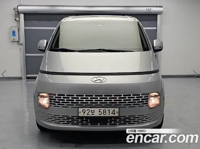 HYUNDAI STARIA 2022 — 186 362 км, серебристо-серый, Корея — под ключ — фото 2