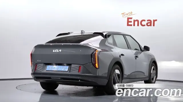 KIA EV4 2026