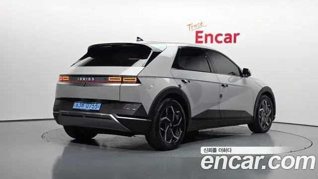 HYUNDAI IONIQ 5 2022 — 136 709 км, серебристо-серый, Корея — под ключ — фото 1