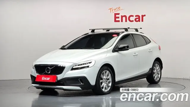 VOLVO V40 CROSS COUNTRY 2018