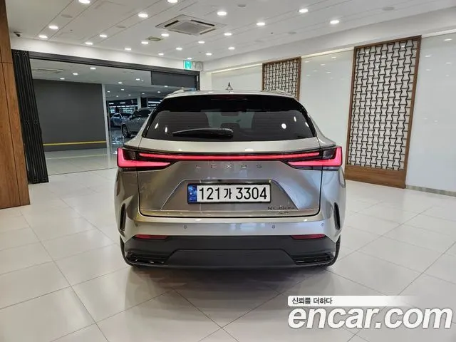 LEXUS NX450H+ 2024 — 40 436 км, серебристо-серый, Корея — под ключ — фото 4