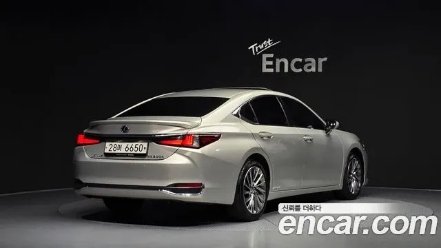 LEXUS ES300H — из Кореи под ключ