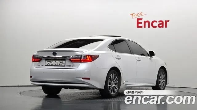 LEXUS ES300H — из Кореи под ключ