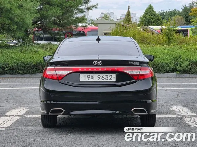 HYUNDAI GRANDEUR 2016 — 181 903 км, чёрный, Корея — под ключ — фото 2