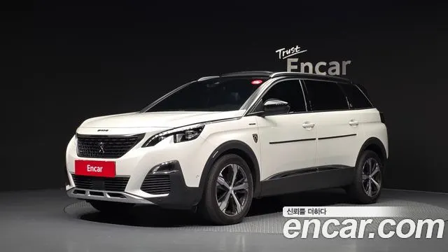 PEUGEOT 5008 2021