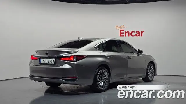 LEXUS ES300H — из Кореи под ключ
