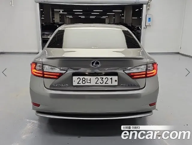 LEXUS ES300H 2017 — 146 390 км, серебристый, Корея — под ключ — фото 3