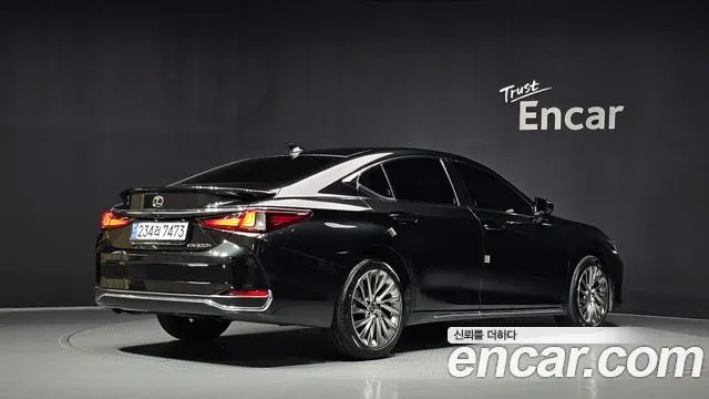 LEXUS ES300H — из Кореи под ключ